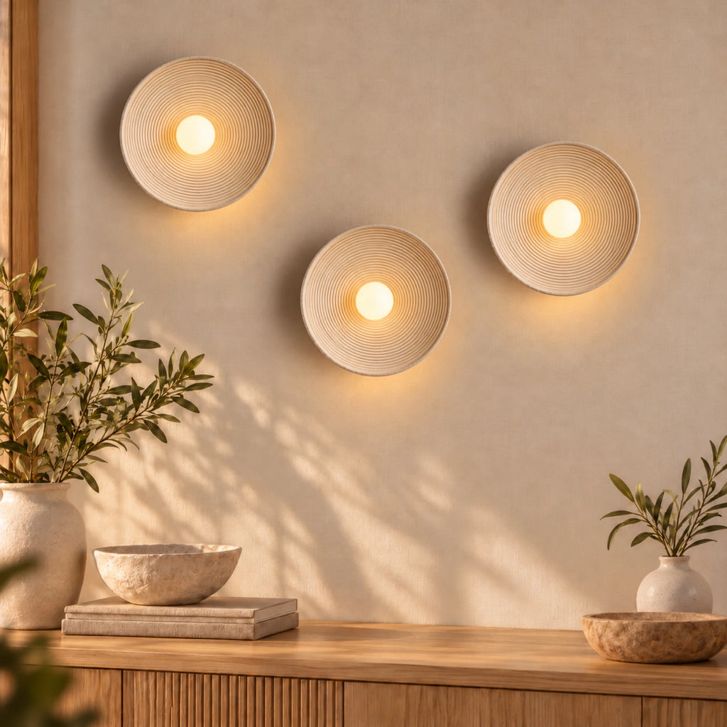 Composition de trois appliques murales