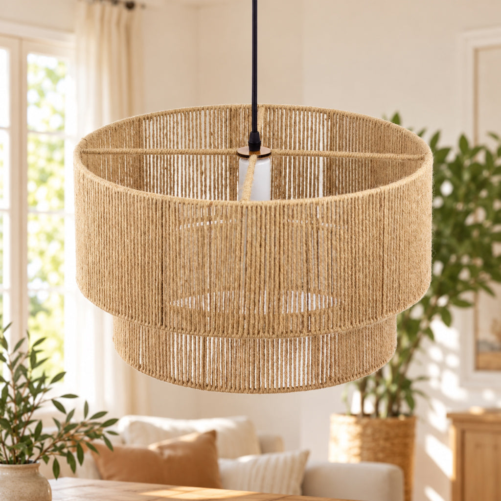 Suspension en corde de jute 2 couches dans un salon lumineux